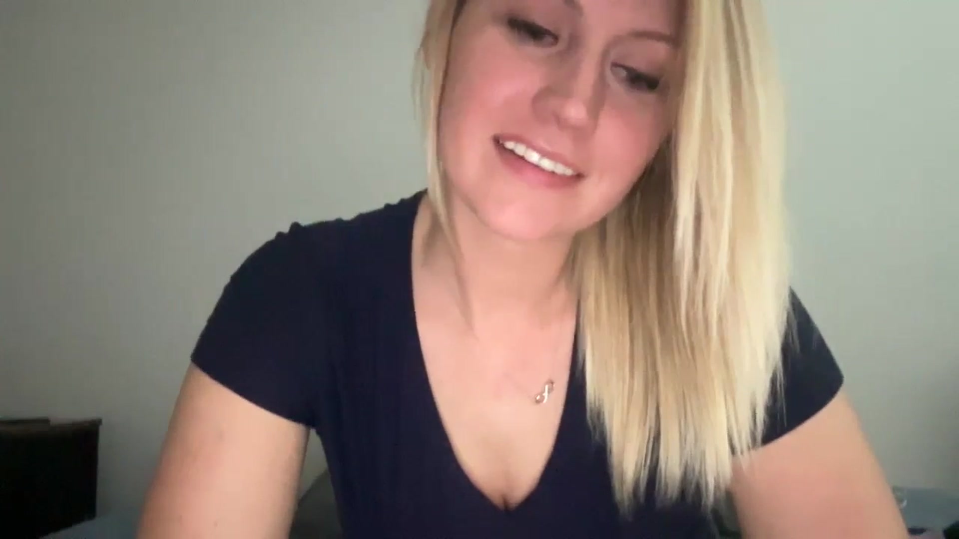 Gallery image thumbnail from Snowcheer93's myfreecams stream on, 01/29/2025, 22:28 image 10 of 20