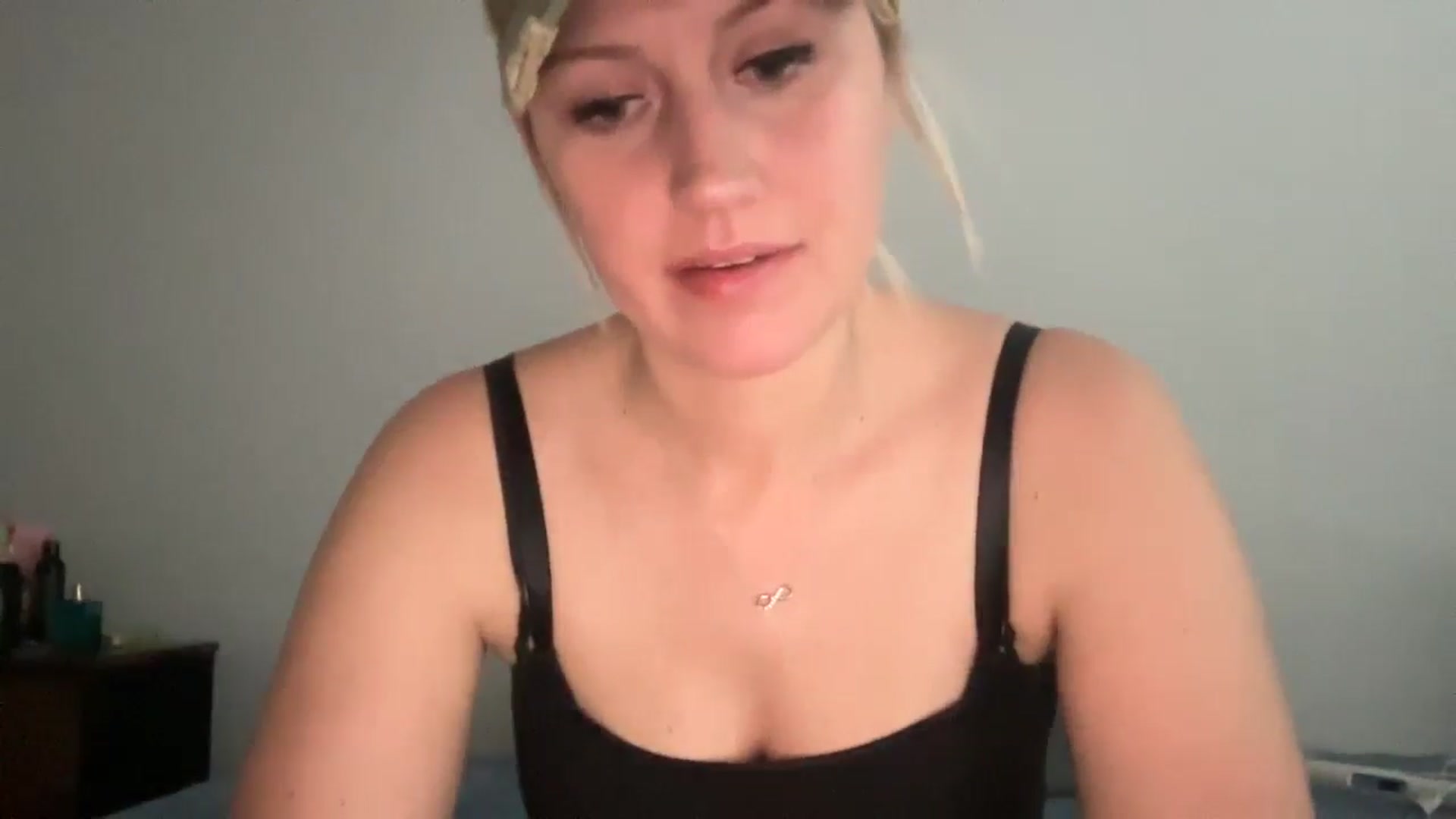 Gallery image thumbnail from Snowcheer93's myfreecams stream on, 02/04/2025, 18:18 image 4 of 20