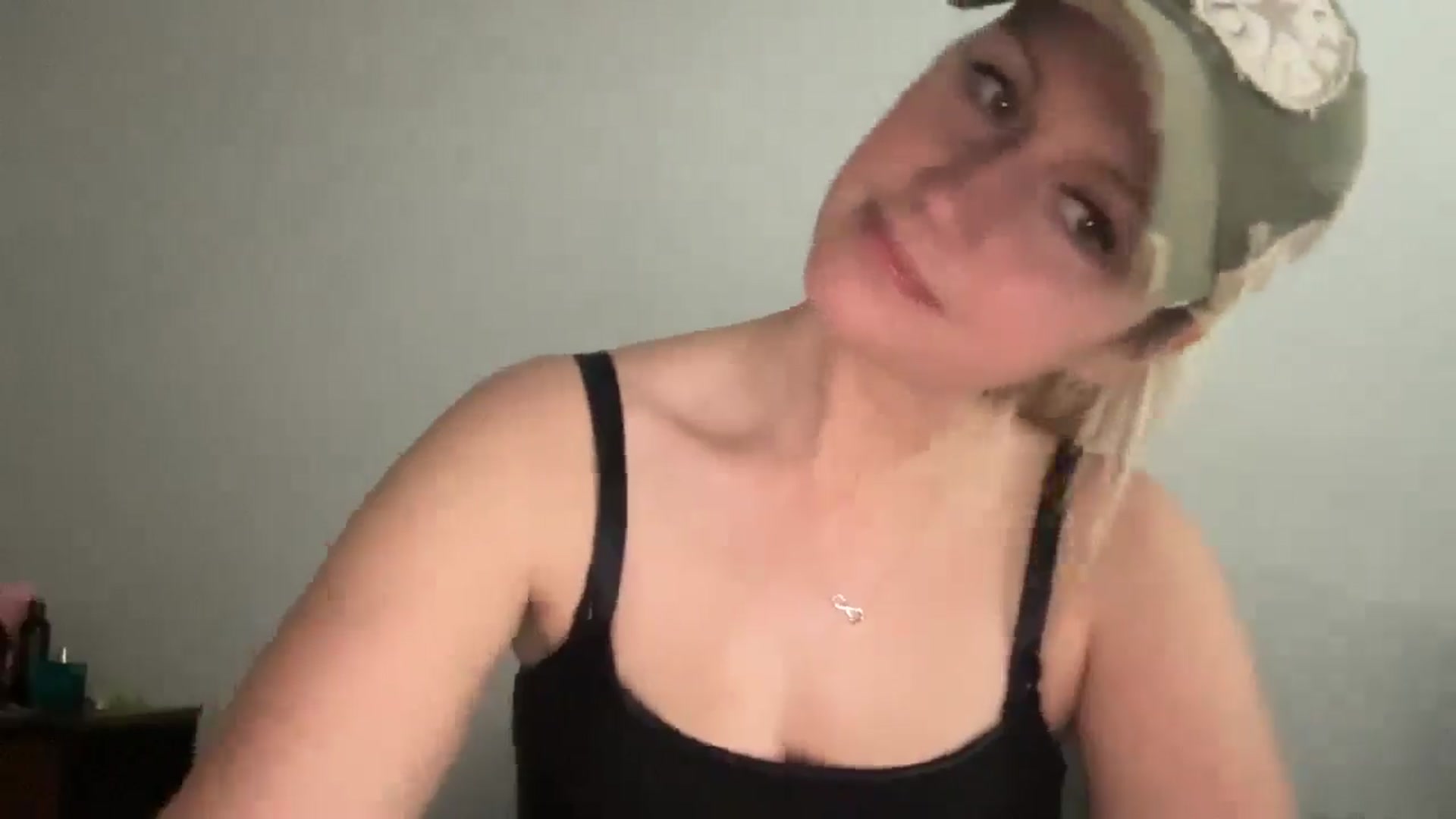 Gallery image thumbnail from Snowcheer93's myfreecams stream on, 02/04/2025, 18:18 image 5 of 20
