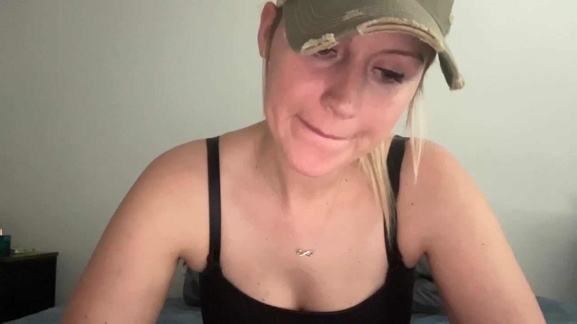Gallery image thumbnail from Snowcheer93's myfreecams stream on, 02/04/2025, 19:25 image 9 of 20