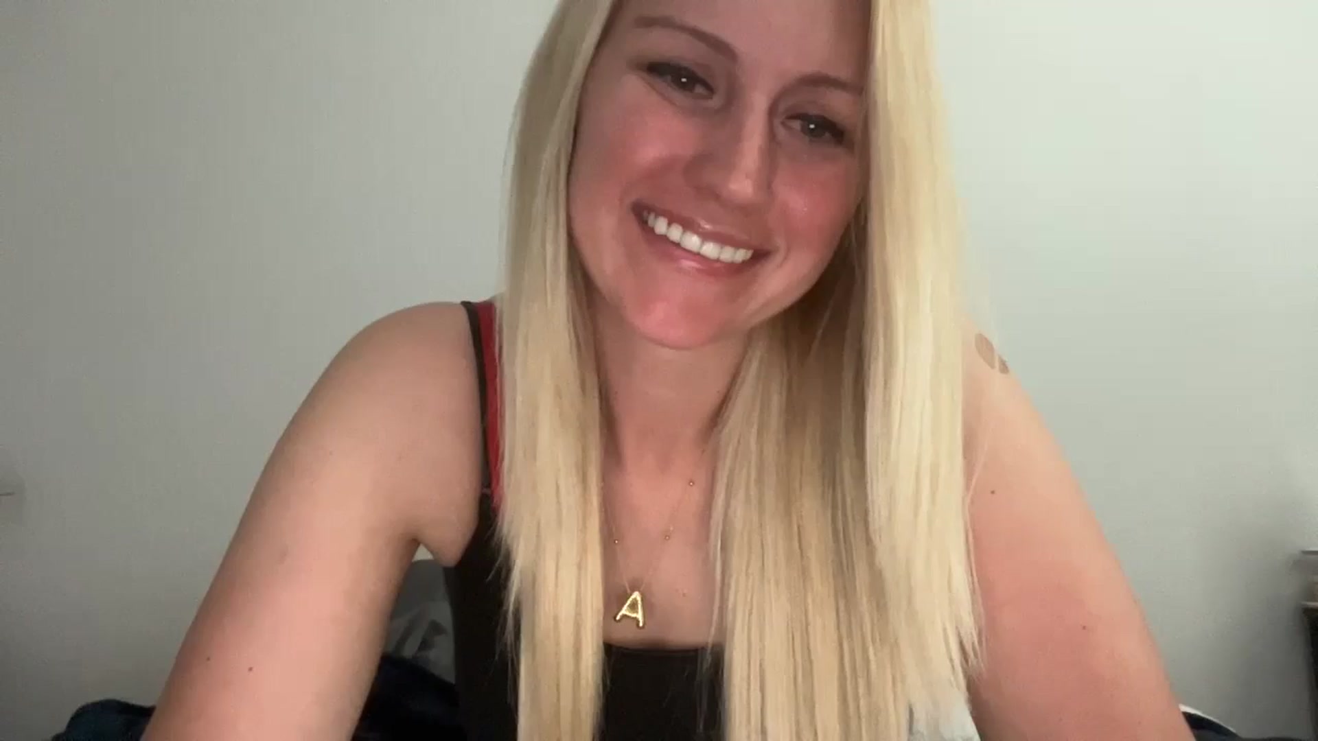 Gallery image thumbnail from Snowcheer93's myfreecams stream on, 04/16/2026, 17:19 image 10 of 20