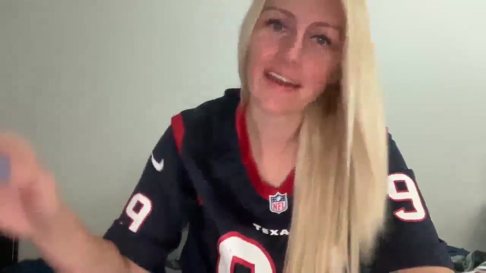 Gallery image thumbnail from Snowcheer93's myfreecams stream on, 04/17/2026, 19:52 image 7 of 20
