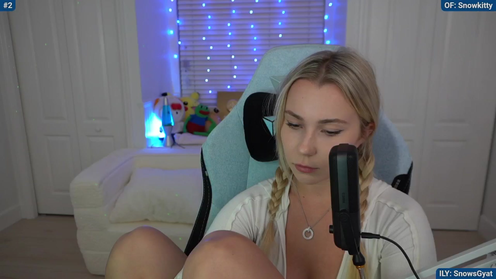 Gallery image thumbnail from Snowkitty's myfreecams stream on, 04/16/2024, 03:56 image 10 of 20