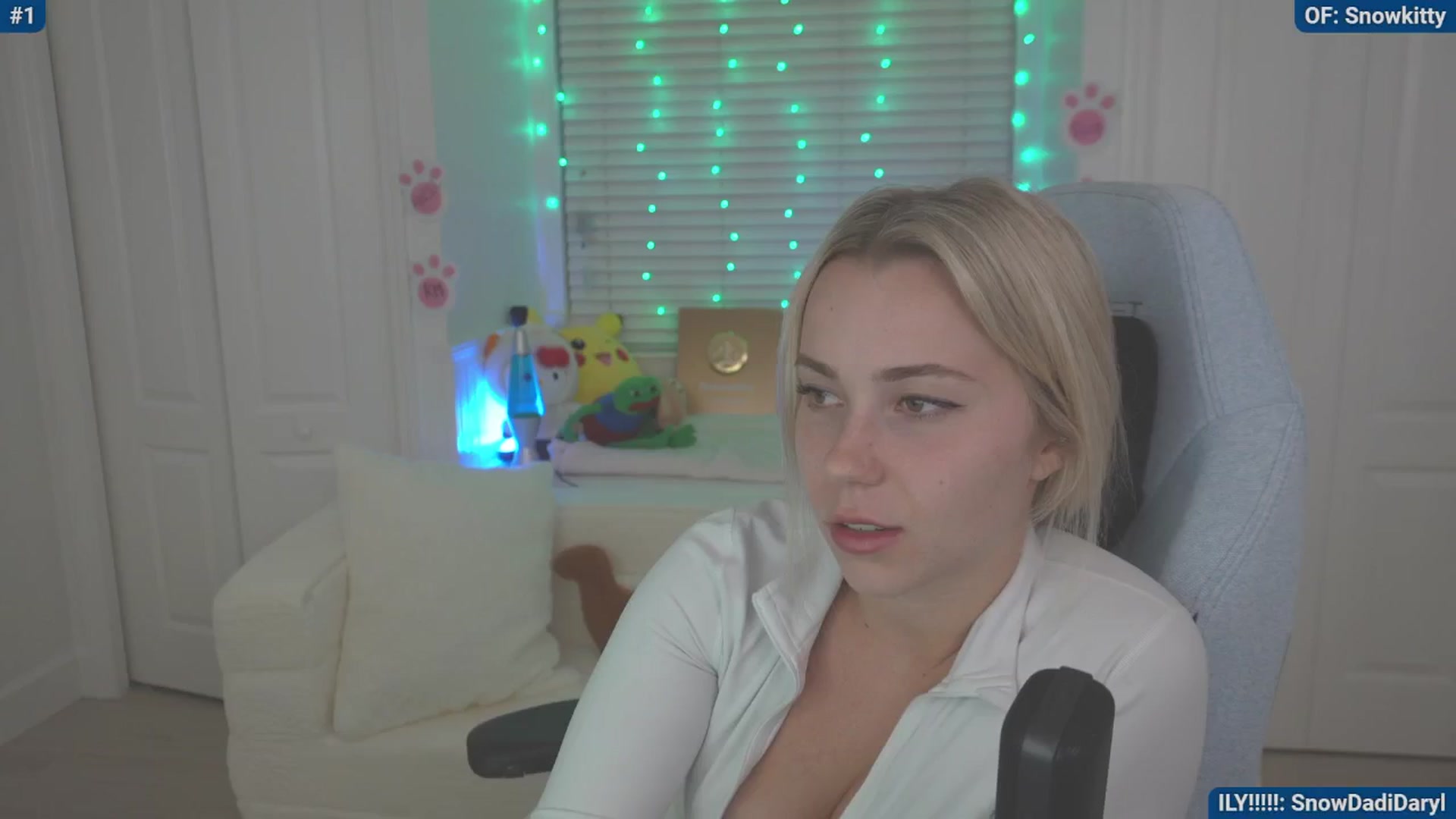 Gallery image thumbnail from Snowkitty's myfreecams stream on, 04/20/2024, 03:08 image 9 of 20
