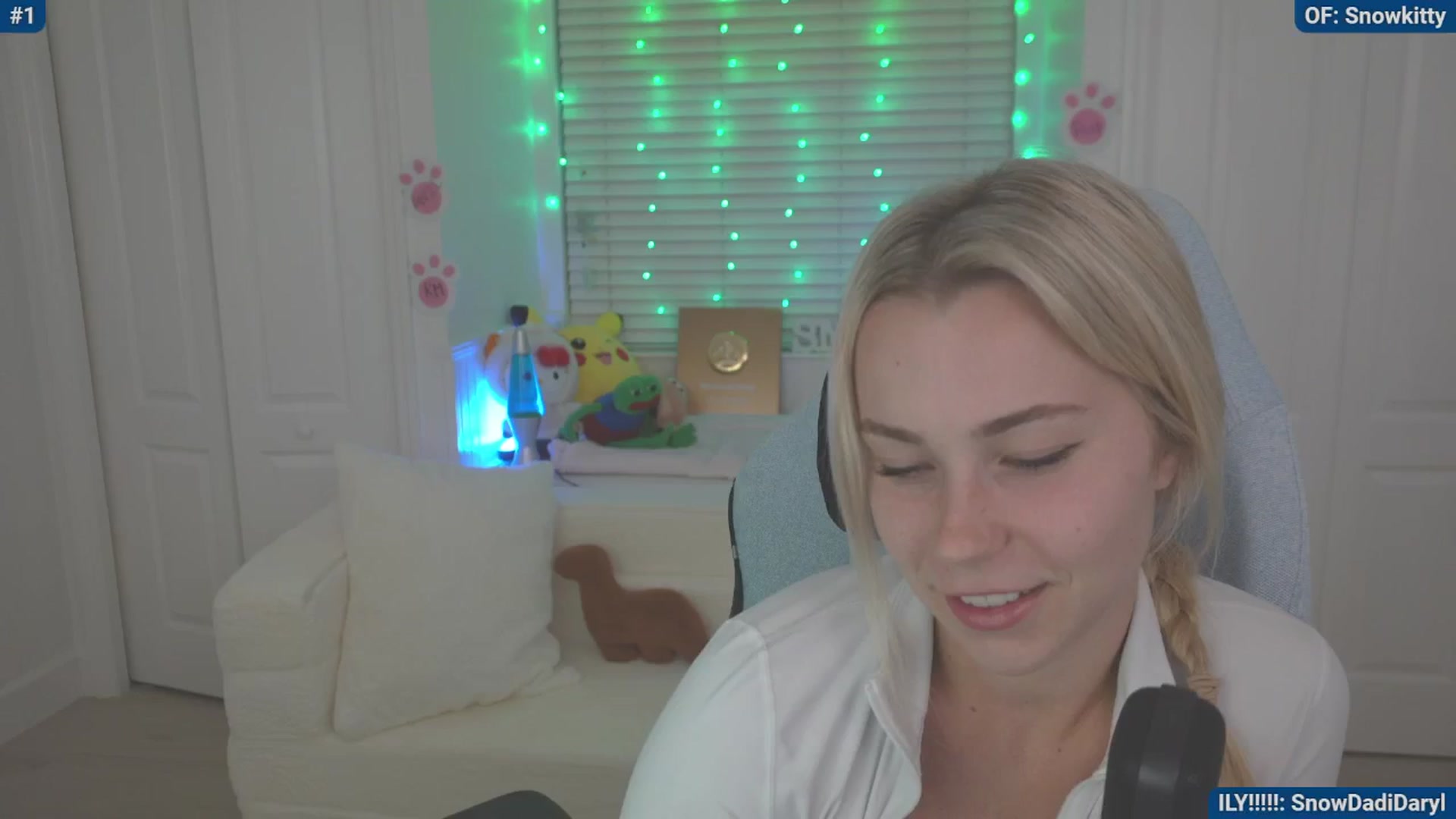 Gallery image thumbnail from Snowkitty's myfreecams stream on, 04/20/2024, 03:08 image 10 of 20