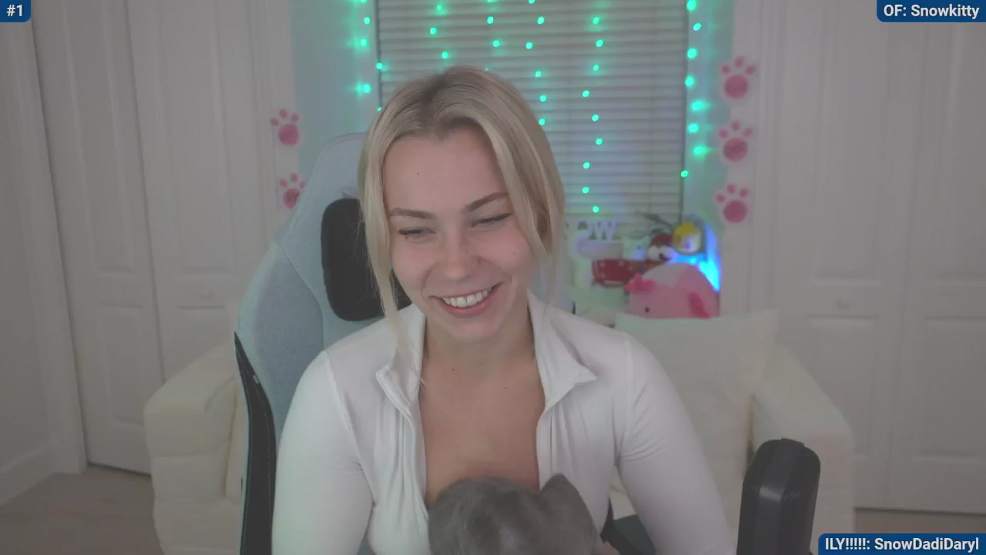 Gallery image thumbnail from Snowkitty's myfreecams stream on, 04/20/2024, 03:08 image 14 of 20