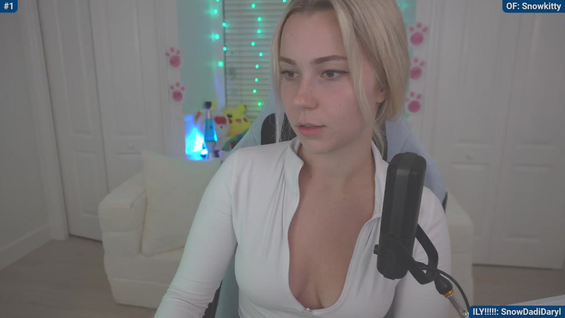 Gallery image thumbnail from Snowkitty's myfreecams stream on, 04/20/2024, 03:08 image 4 of 20
