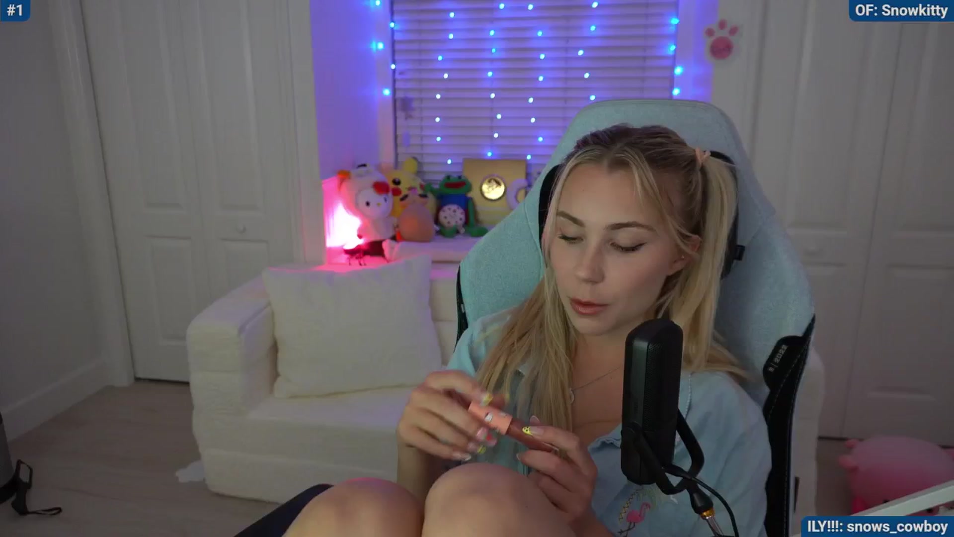 Gallery image thumbnail from Snowkitty's myfreecams stream on, 04/23/2024, 05:16 image 11 of 20