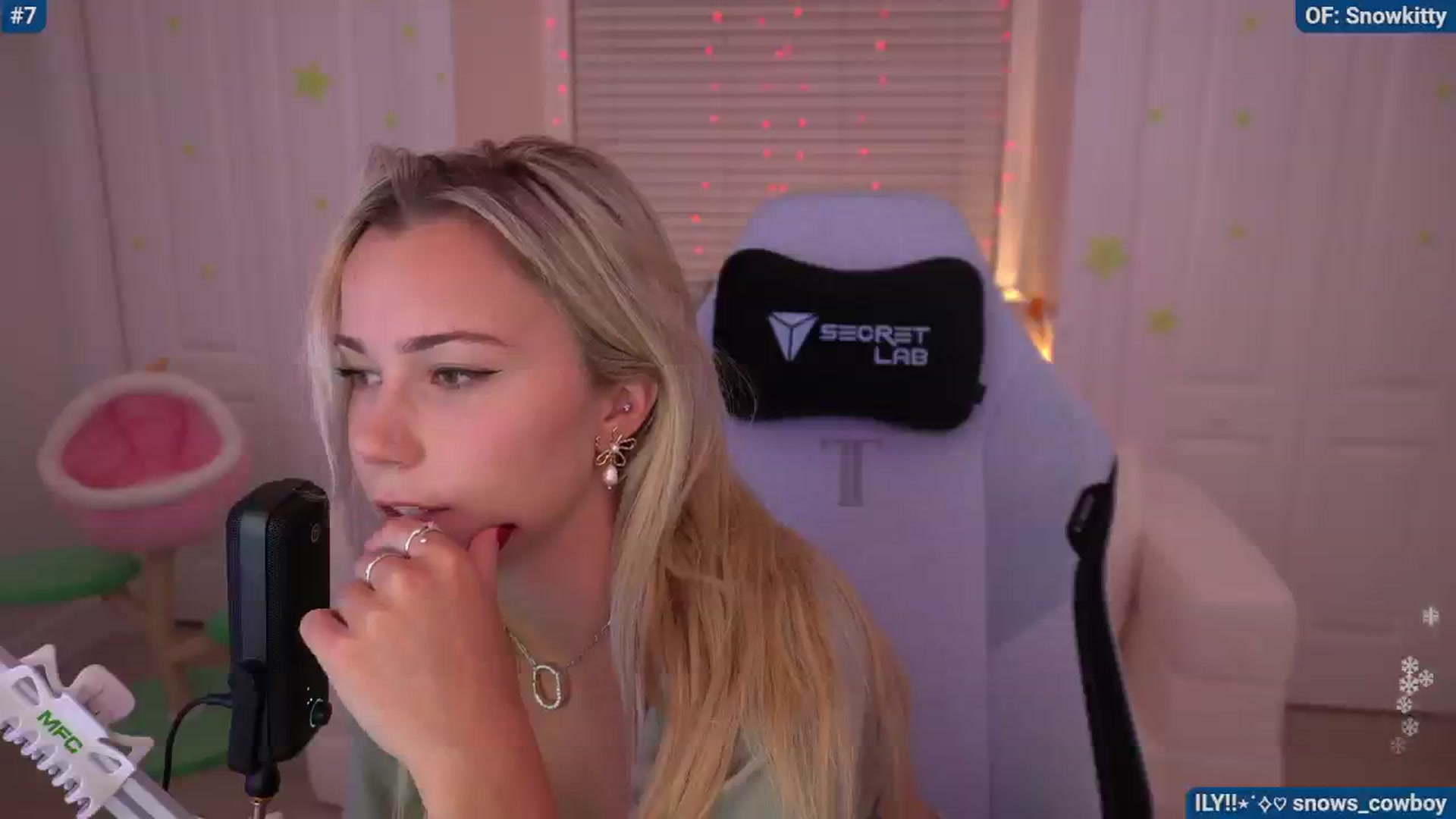 Gallery image thumbnail from Snowkitty's myfreecams stream on, 05/11/2024, 03:25 image 20 of 20