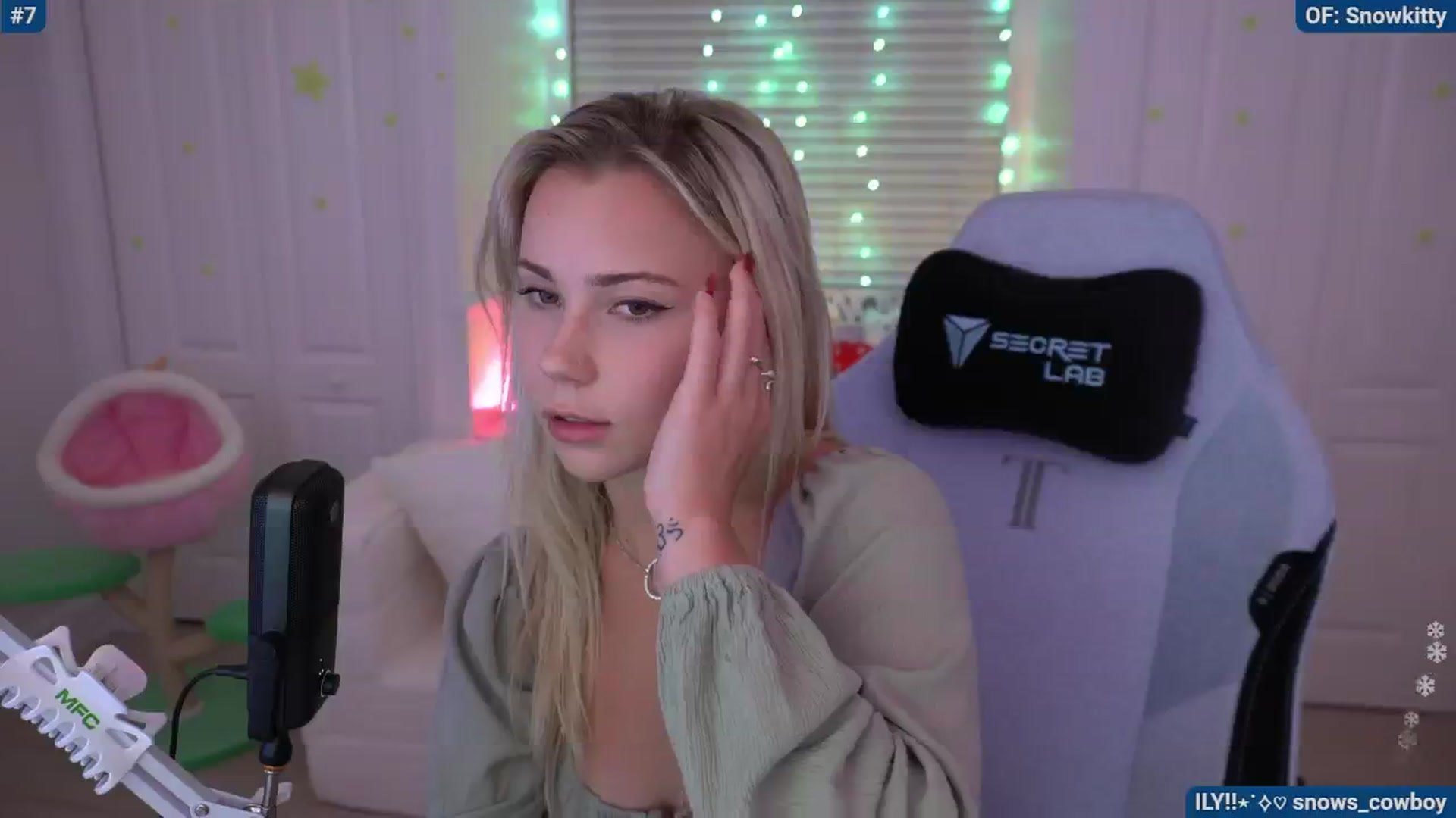Gallery image thumbnail from Snowkitty's myfreecams stream on, 05/11/2024, 03:25 image 13 of 20