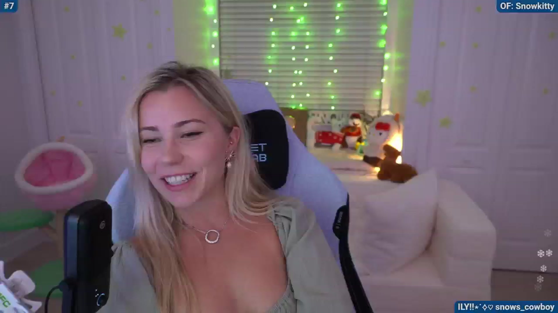 Gallery image thumbnail from Snowkitty's myfreecams stream on, 05/11/2024, 03:25 image 16 of 20