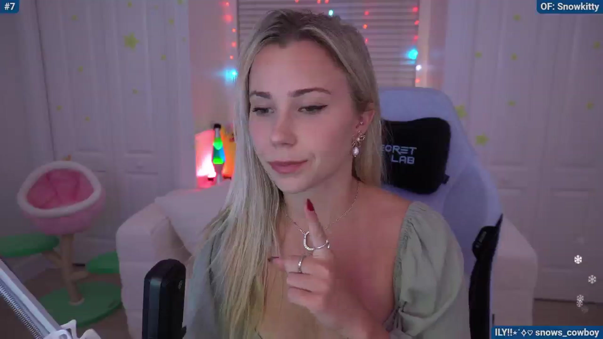 Gallery image thumbnail from Snowkitty's myfreecams stream on, 05/11/2024, 03:42 image 17 of 20