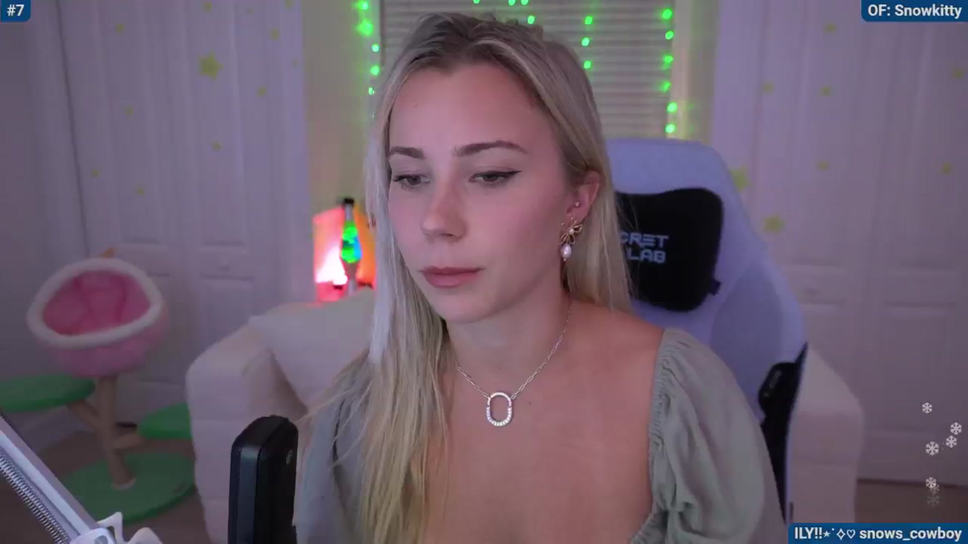 Gallery image thumbnail from Snowkitty's myfreecams stream on, 05/11/2024, 03:42 image 18 of 20