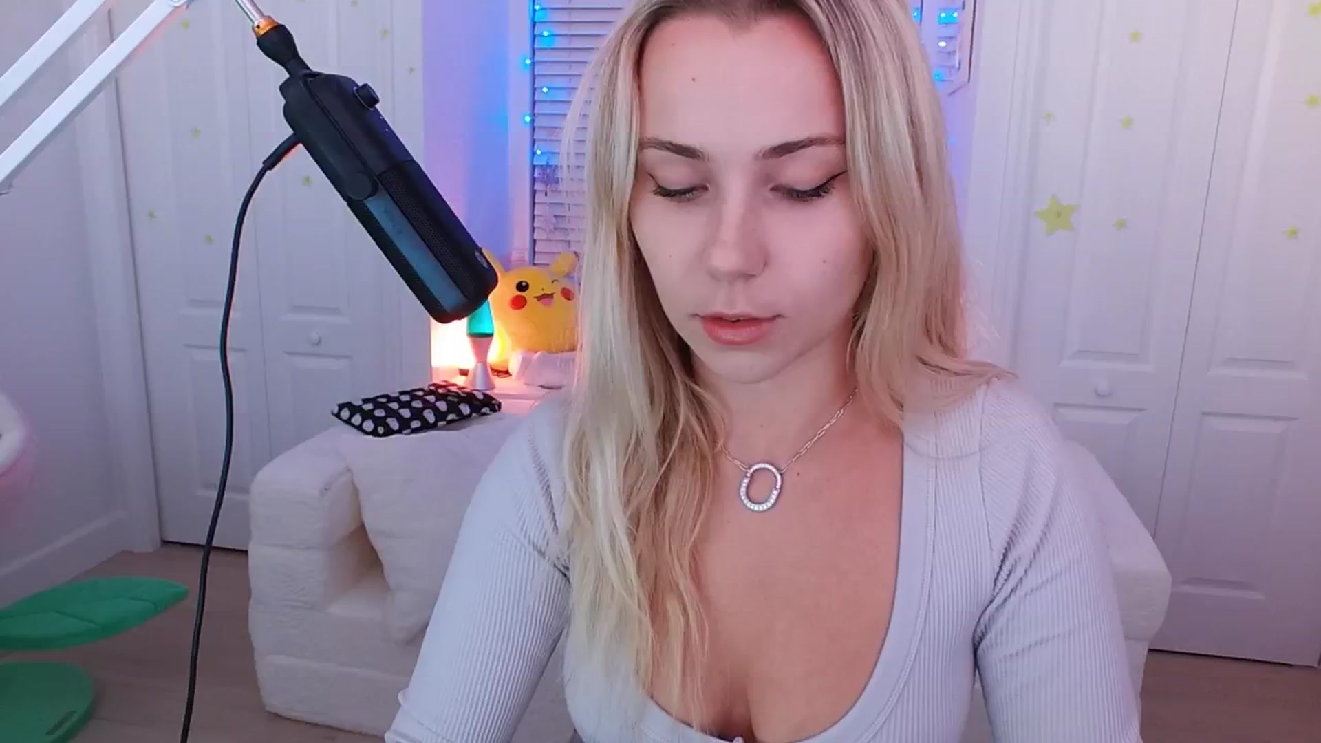 Gallery image thumbnail from Snowkitty's myfreecams stream on, 05/26/2024, 04:42 image 2 of 20