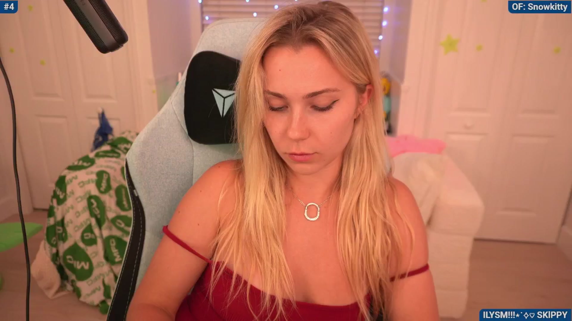 Gallery image thumbnail from Snowkitty's myfreecams stream on, 05/30/2024, 02:29 image 12 of 20