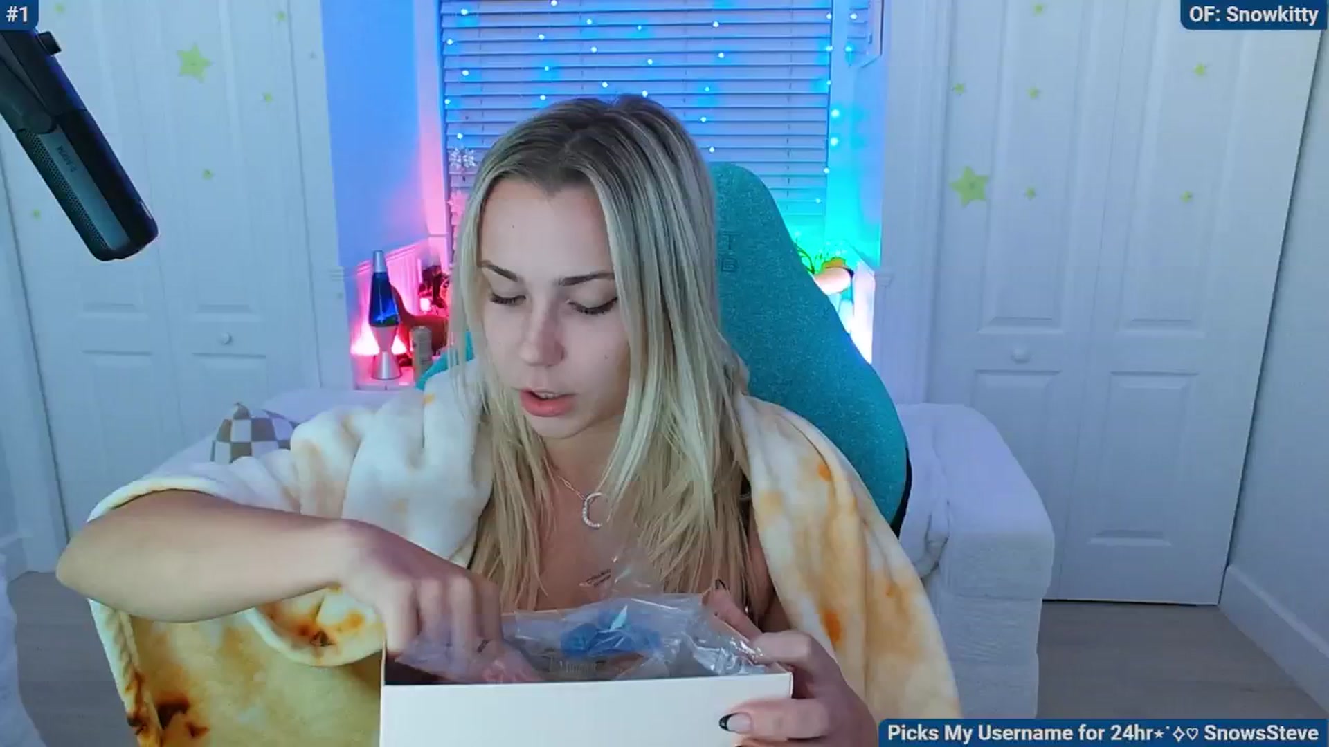 Gallery image thumbnail from Snowkitty's myfreecams stream on, 06/05/2024, 06:02 image 2 of 20