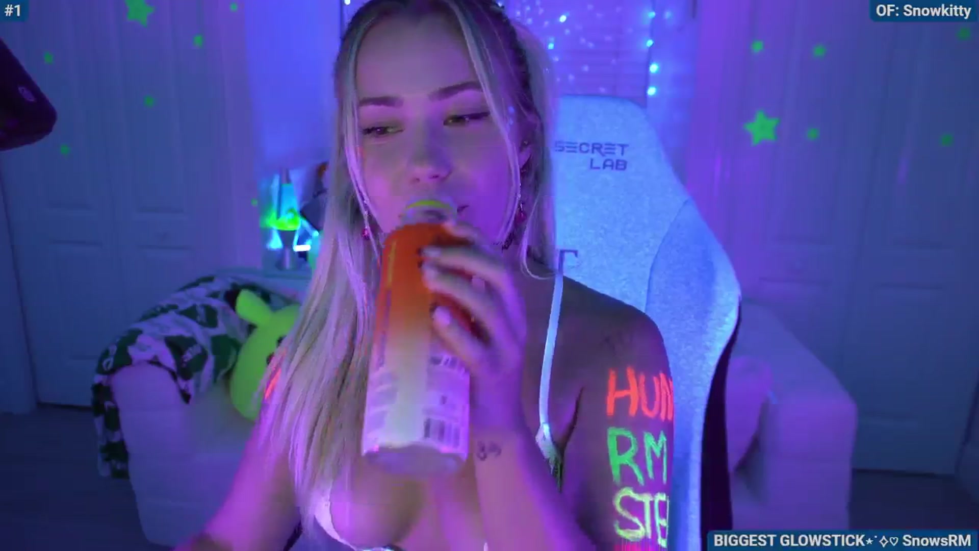 Gallery image thumbnail from Snowkitty's myfreecams stream on, 06/08/2024, 04:39 image 9 of 20