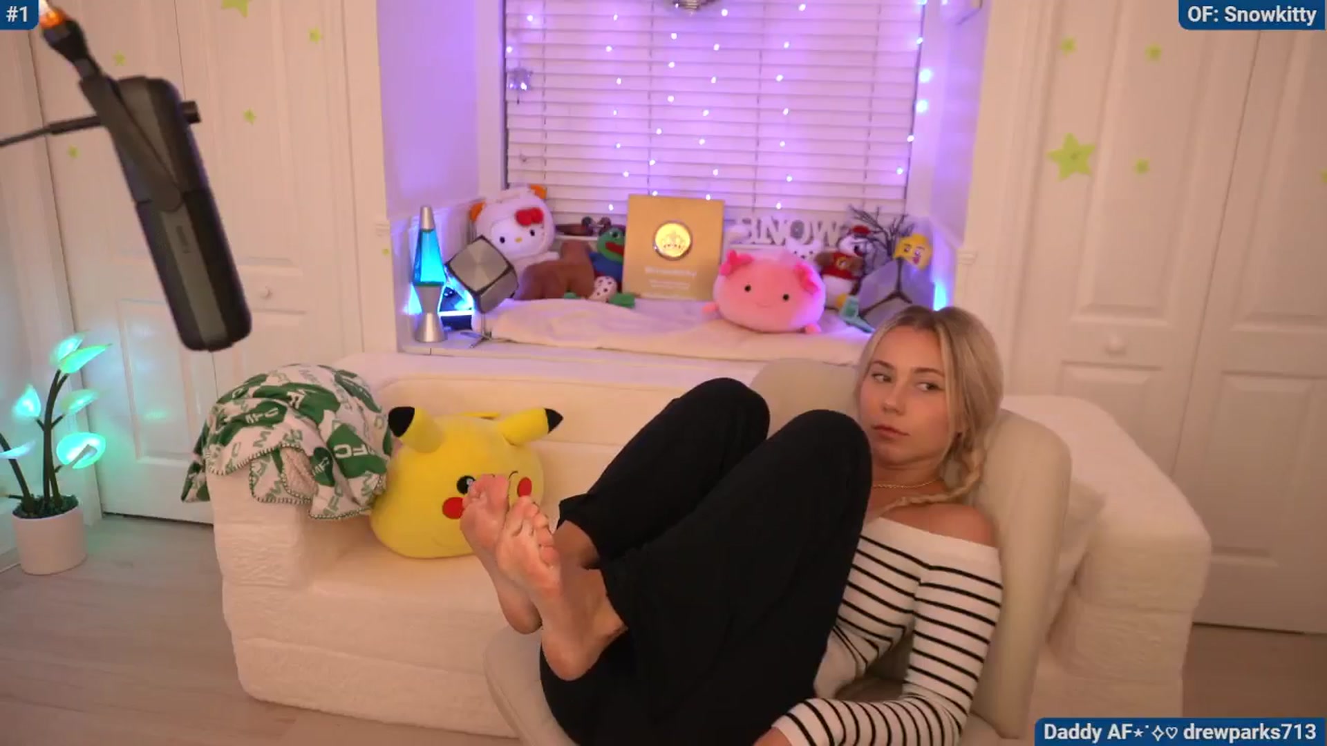 Gallery image thumbnail from Snowkitty's myfreecams stream on, 06/10/2024, 04:46 image 13 of 20
