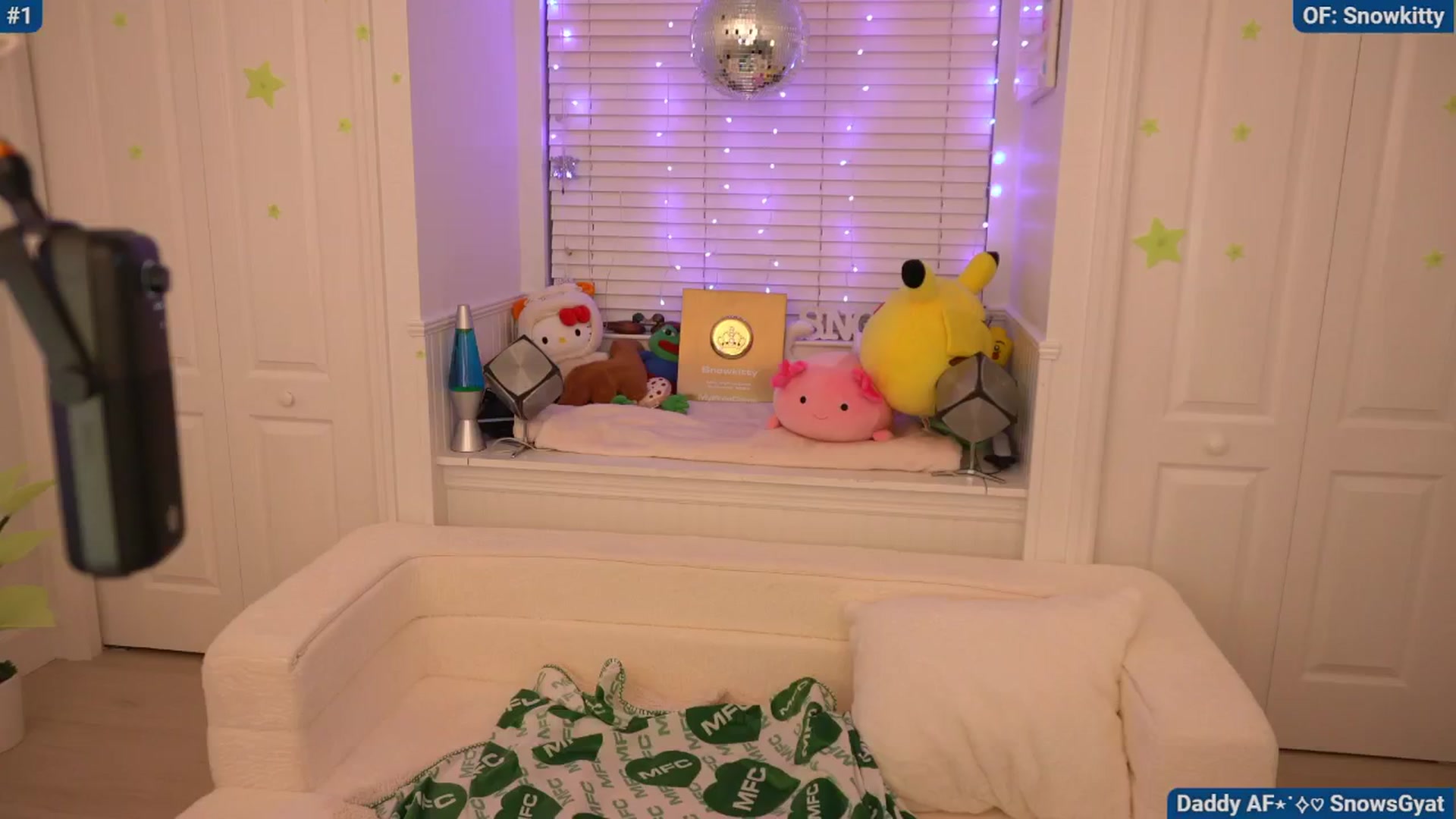 Gallery image thumbnail from Snowkitty's myfreecams stream on, 06/11/2024, 02:04 image 14 of 20