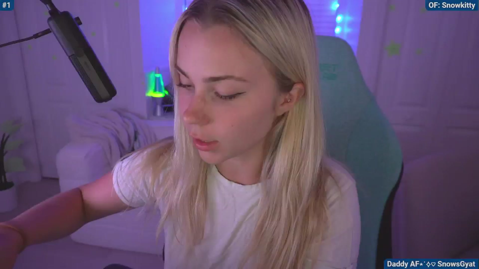 Gallery image thumbnail from Snowkitty's myfreecams stream on, 06/13/2024, 02:17 image 6 of 20
