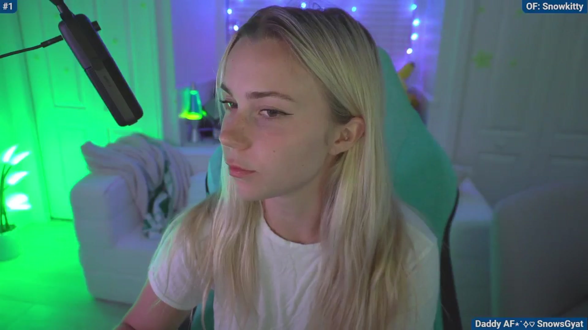 Gallery image thumbnail from Snowkitty's myfreecams stream on, 06/13/2024, 02:17 image 7 of 20