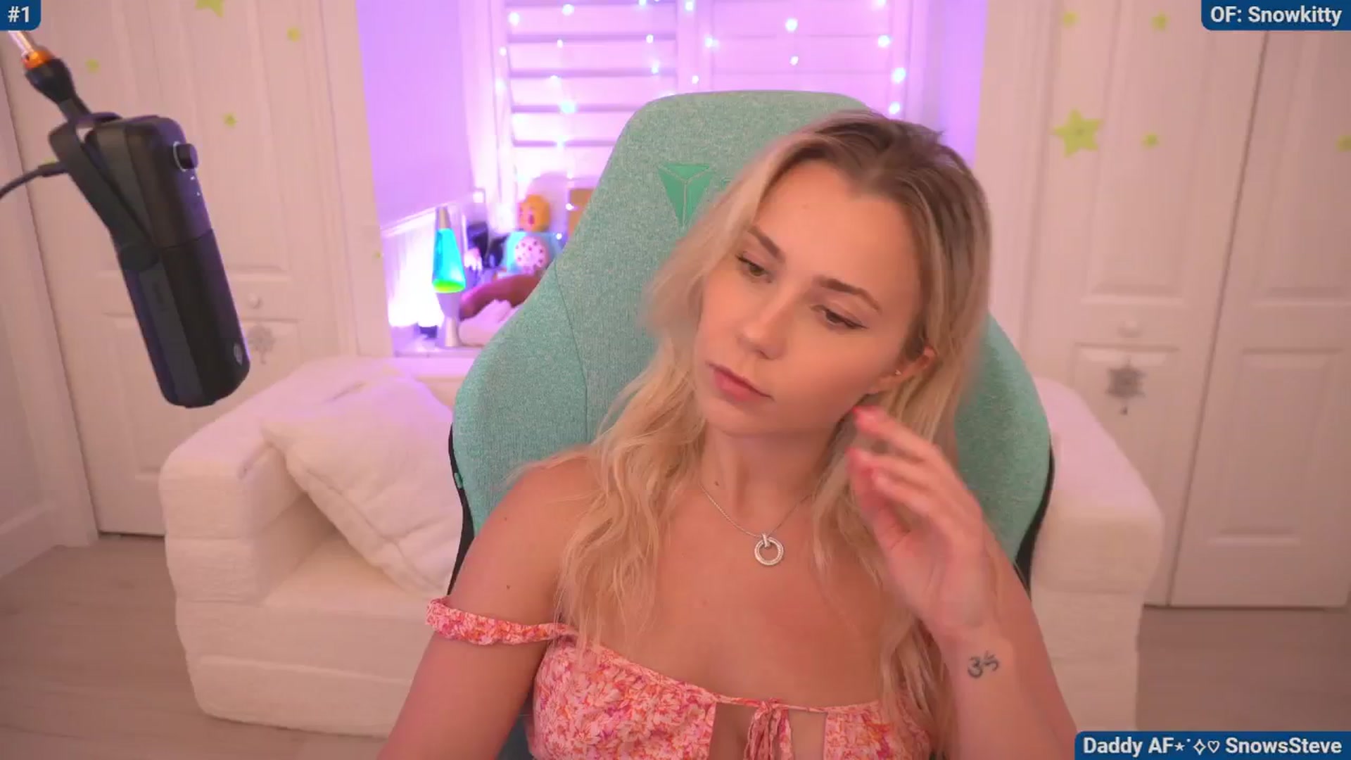 Gallery image thumbnail from Snowkitty's myfreecams stream on, 06/25/2024, 02:43 image 9 of 20
