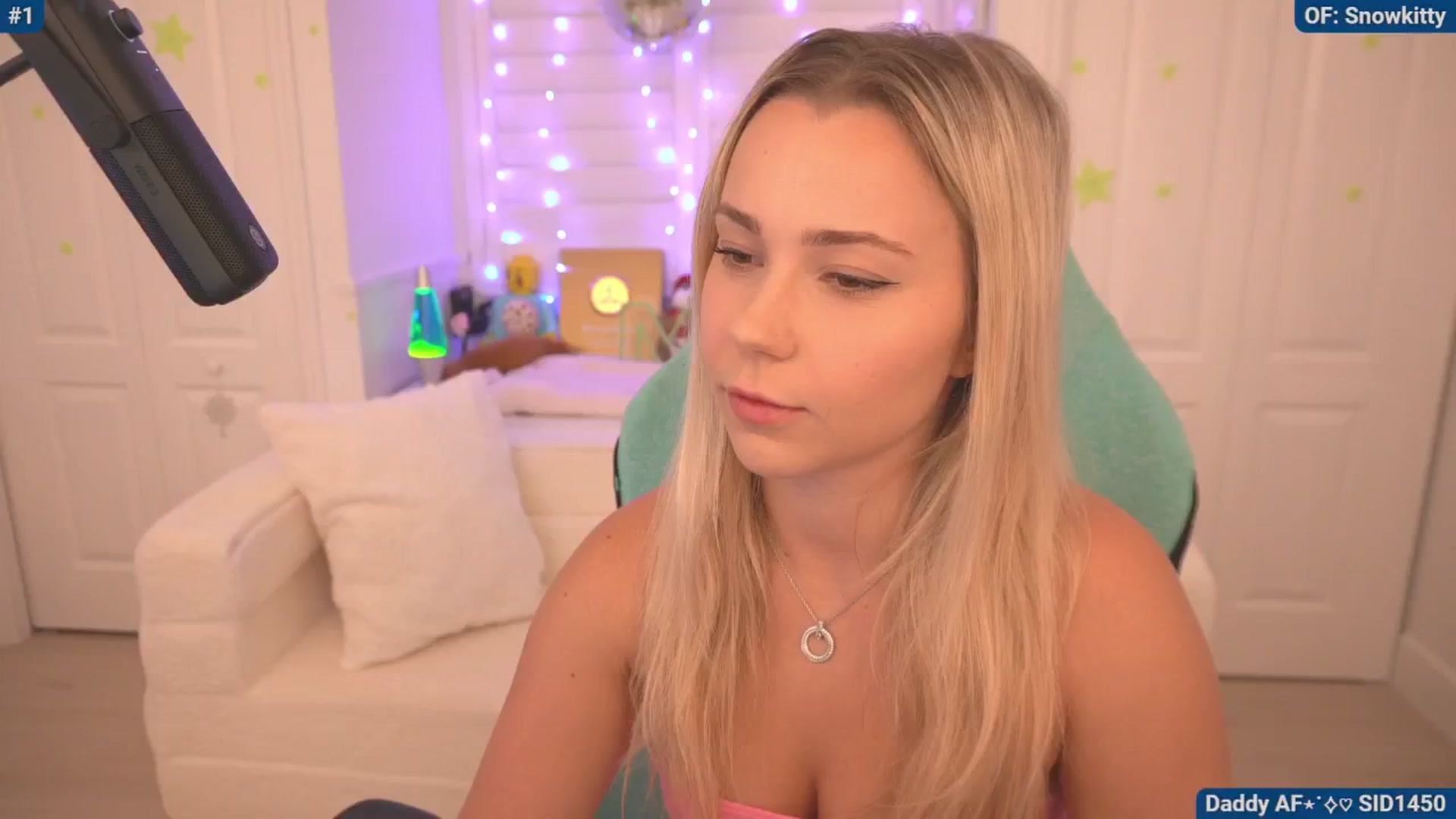 Gallery image thumbnail from Snowkitty's myfreecams stream on, 06/28/2024, 01:53 image 8 of 20