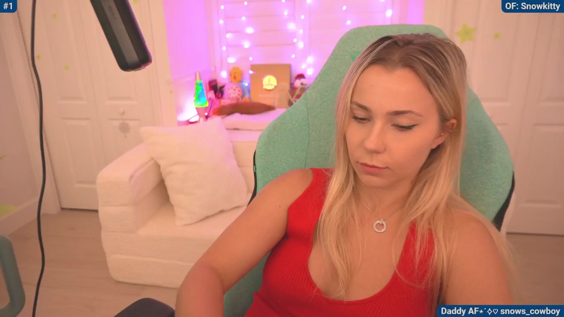 Gallery image thumbnail from Snowkitty's myfreecams stream on, 06/29/2024, 03:23 image 16 of 20