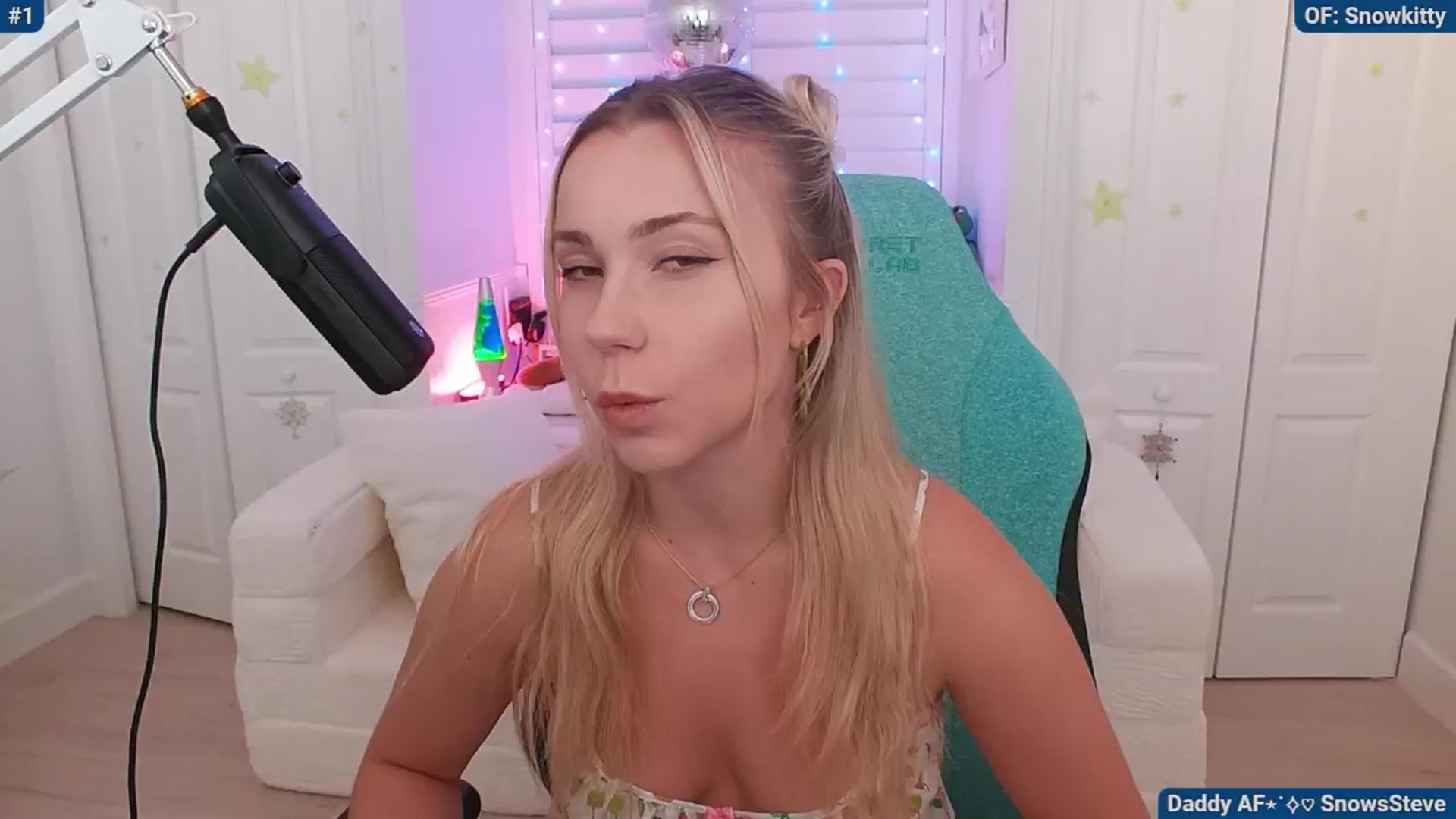 Gallery image thumbnail from Snowkitty's myfreecams stream on, 06/30/2024, 04:32 image 4 of 20