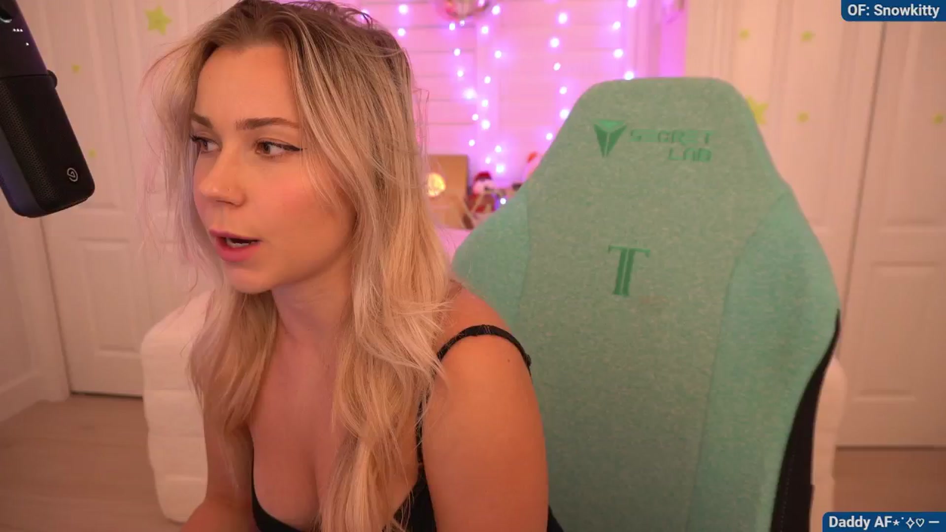 Gallery image thumbnail from Snowkitty's myfreecams stream on, 07/11/2024, 04:43 image 1 of 20