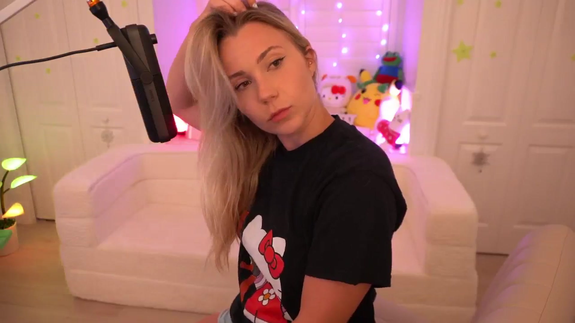 Gallery image thumbnail from Snowkitty's myfreecams stream on, 07/16/2024, 02:58 image 3 of 20