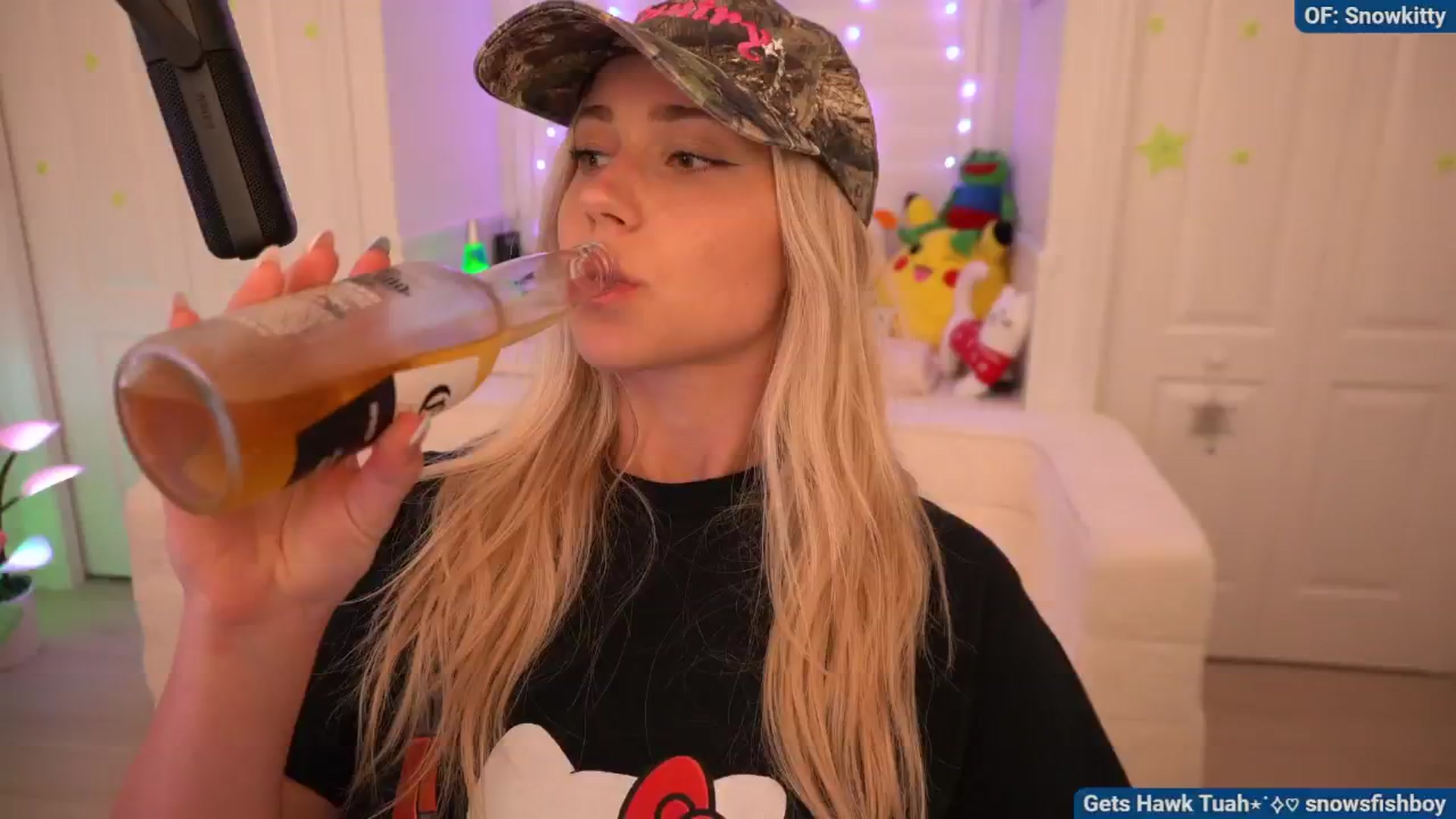 Gallery image thumbnail from Snowkitty's myfreecams stream on, 07/16/2024, 04:16 image 9 of 20