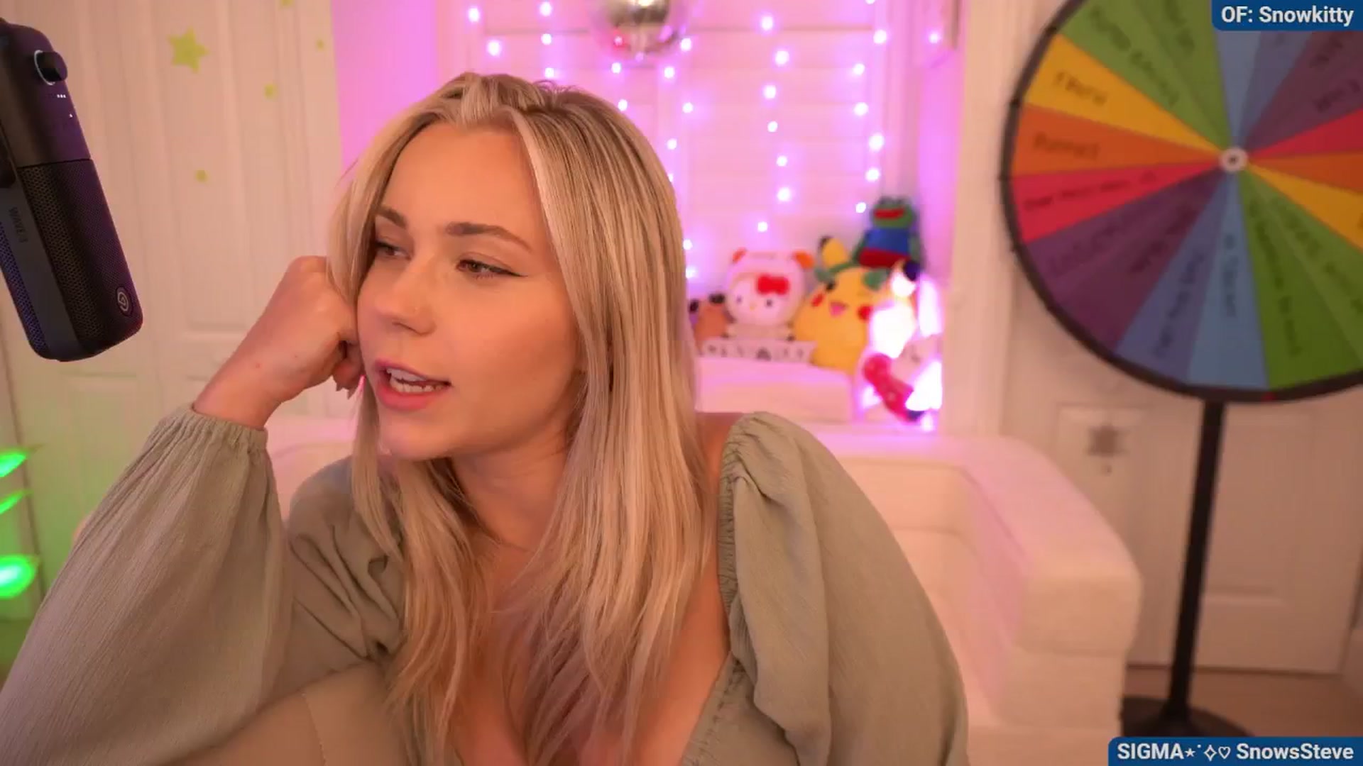 Gallery image thumbnail from Snowkitty's myfreecams stream on, 07/22/2024, 05:44 image 2 of 20