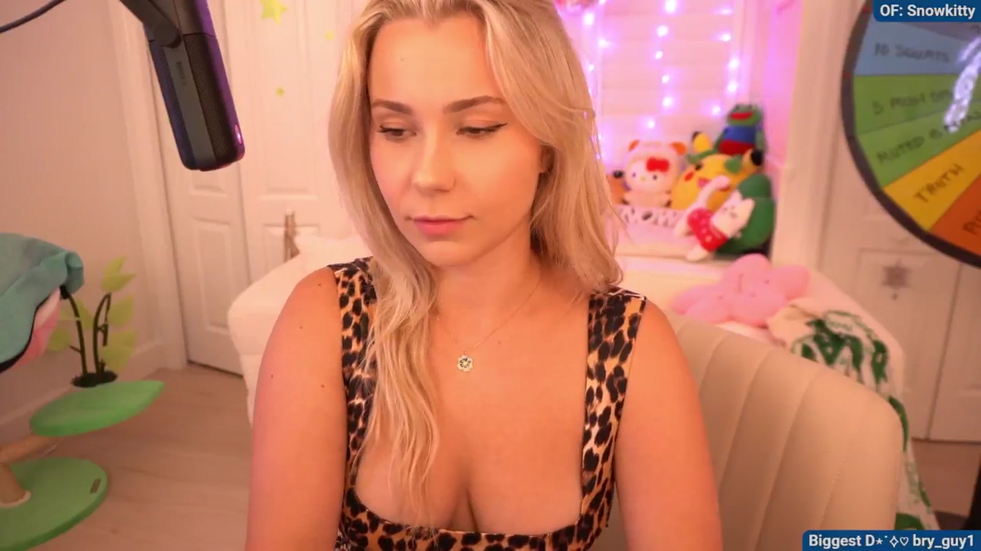 Gallery image thumbnail from Snowkitty's myfreecams stream on, 08/04/2024, 04:24 image 7 of 20