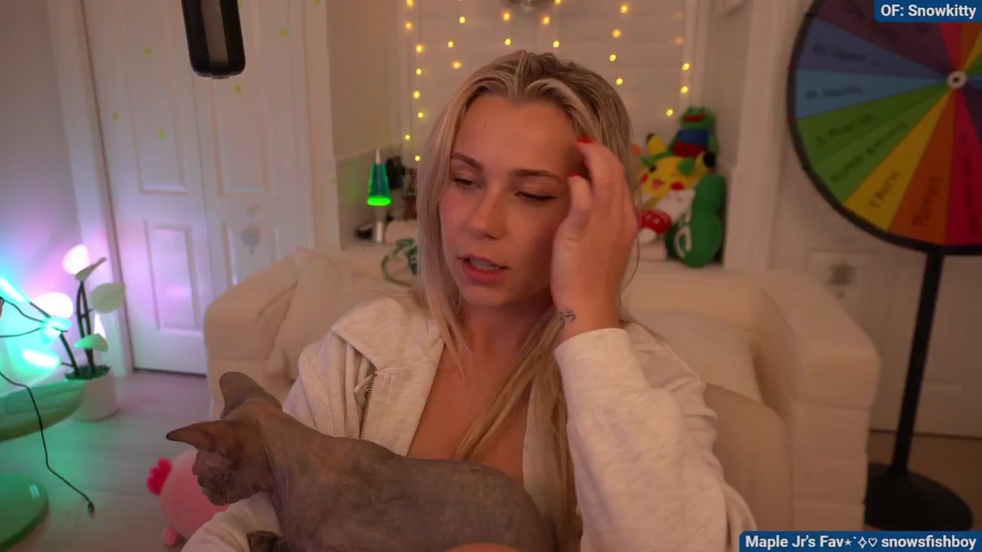 Gallery image thumbnail from Snowkitty's myfreecams stream on, 08/14/2024, 01:29 image 16 of 20