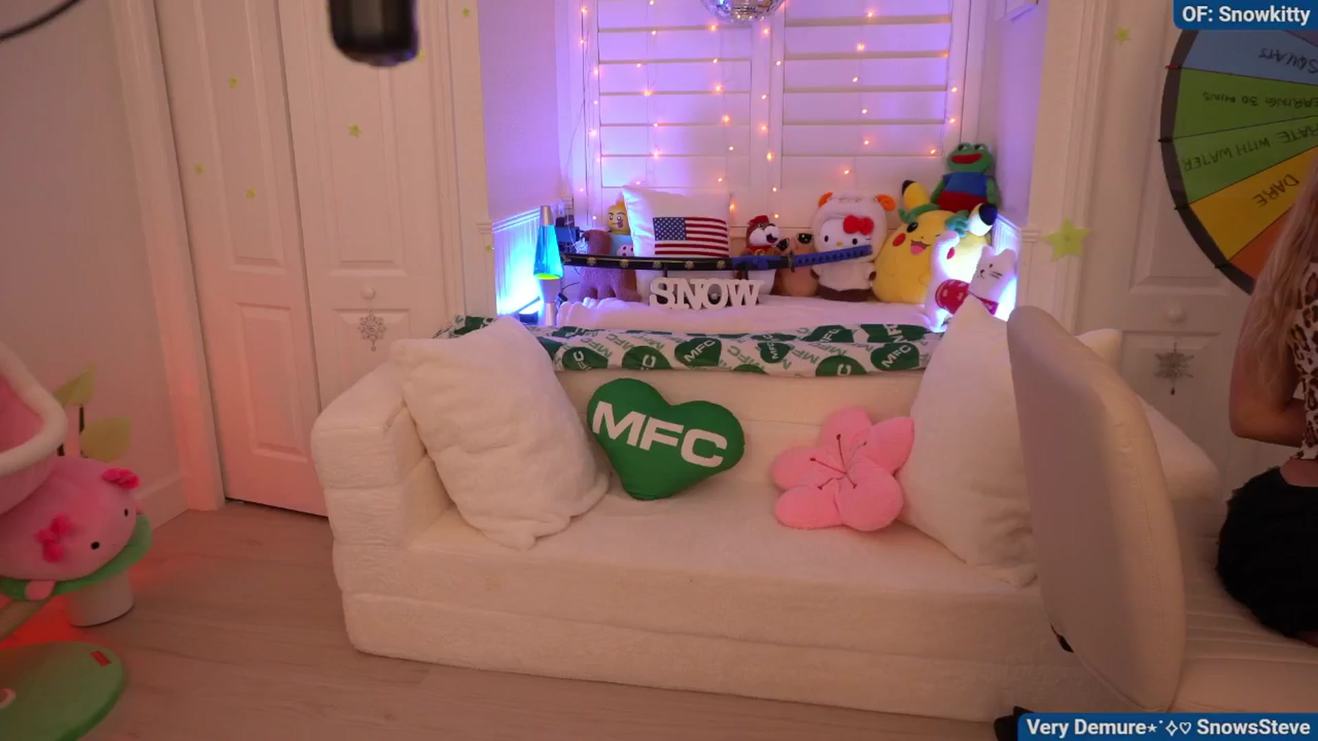 Gallery image thumbnail from Snowkitty's myfreecams stream on, 08/20/2024, 05:29 image 1 of 20