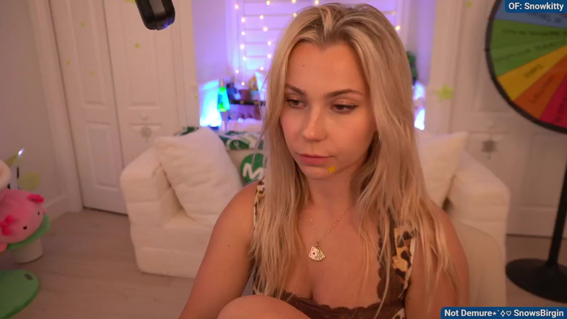 Gallery image thumbnail from Snowkitty's myfreecams stream on, 08/20/2024, 05:29 image 11 of 20