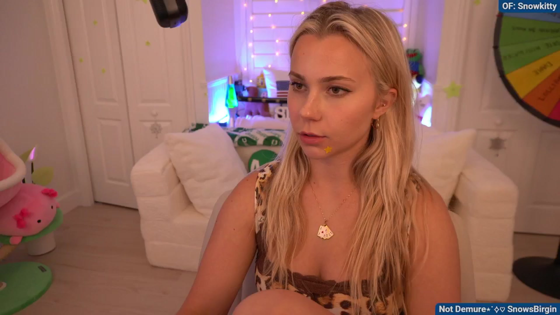 Gallery image thumbnail from Snowkitty's myfreecams stream on, 08/20/2024, 05:29 image 10 of 20