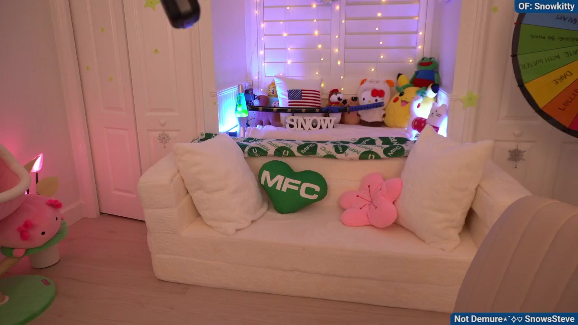 Gallery image thumbnail from Snowkitty's myfreecams stream on, 08/20/2024, 05:29 image 4 of 20