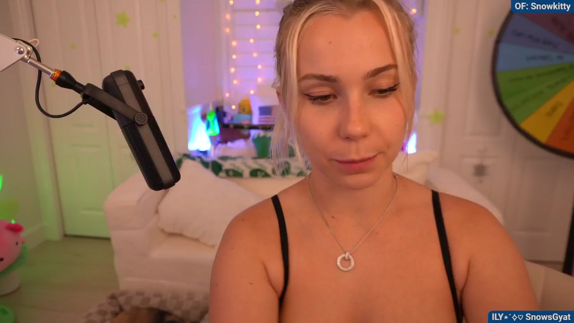 Gallery image thumbnail from Snowkitty's myfreecams stream on, 08/23/2024, 05:16 image 8 of 20