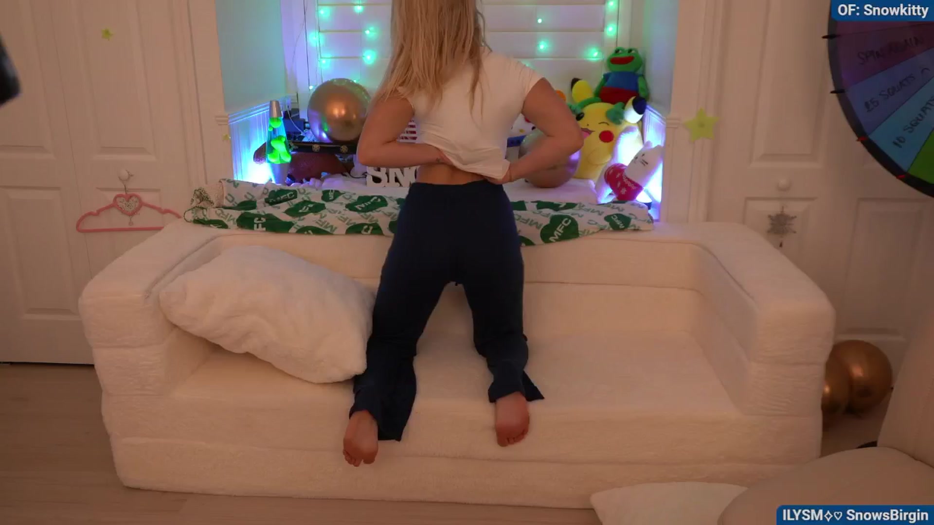 Gallery image thumbnail from Snowkitty's myfreecams stream on, 08/27/2024, 03:10 image 19 of 20