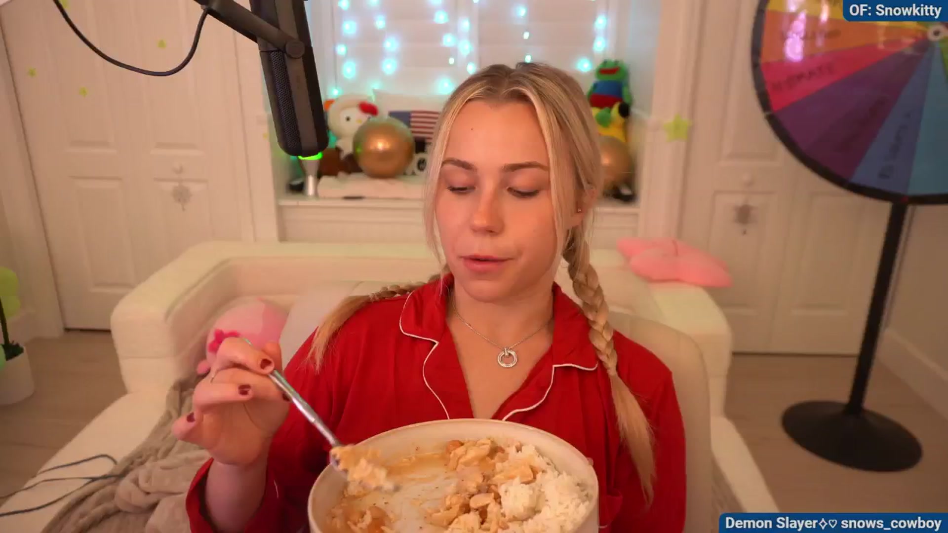 Gallery image thumbnail from Snowkitty's myfreecams stream on, 09/03/2024, 01:59 image 12 of 20
