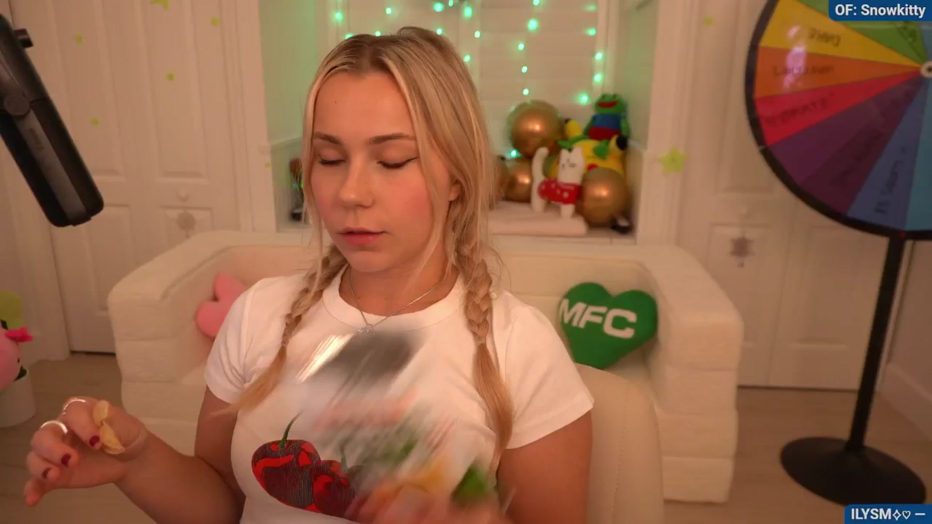 Gallery image thumbnail from Snowkitty's myfreecams stream on, 09/04/2024, 03:02 image 2 of 20
