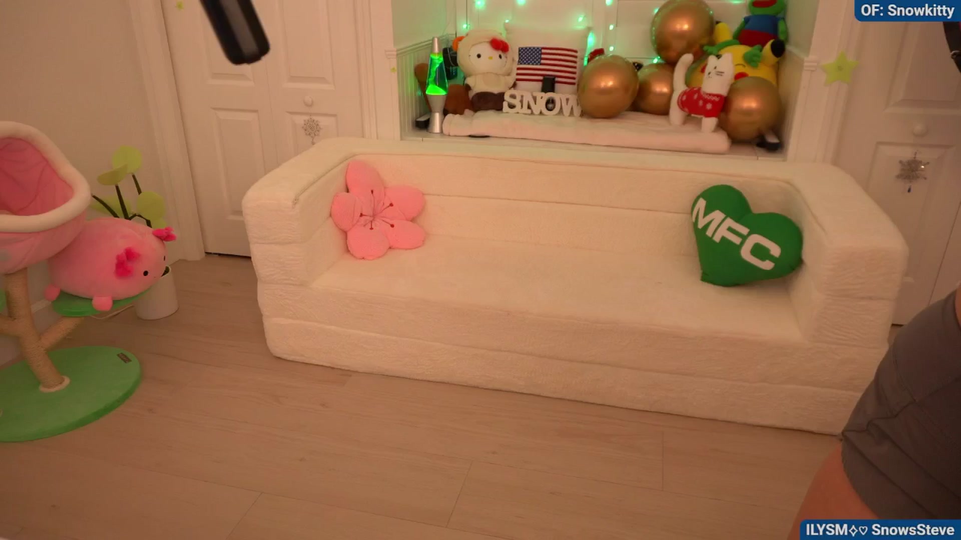 Gallery image thumbnail from Snowkitty's myfreecams stream on, 09/04/2024, 03:02 image 17 of 20