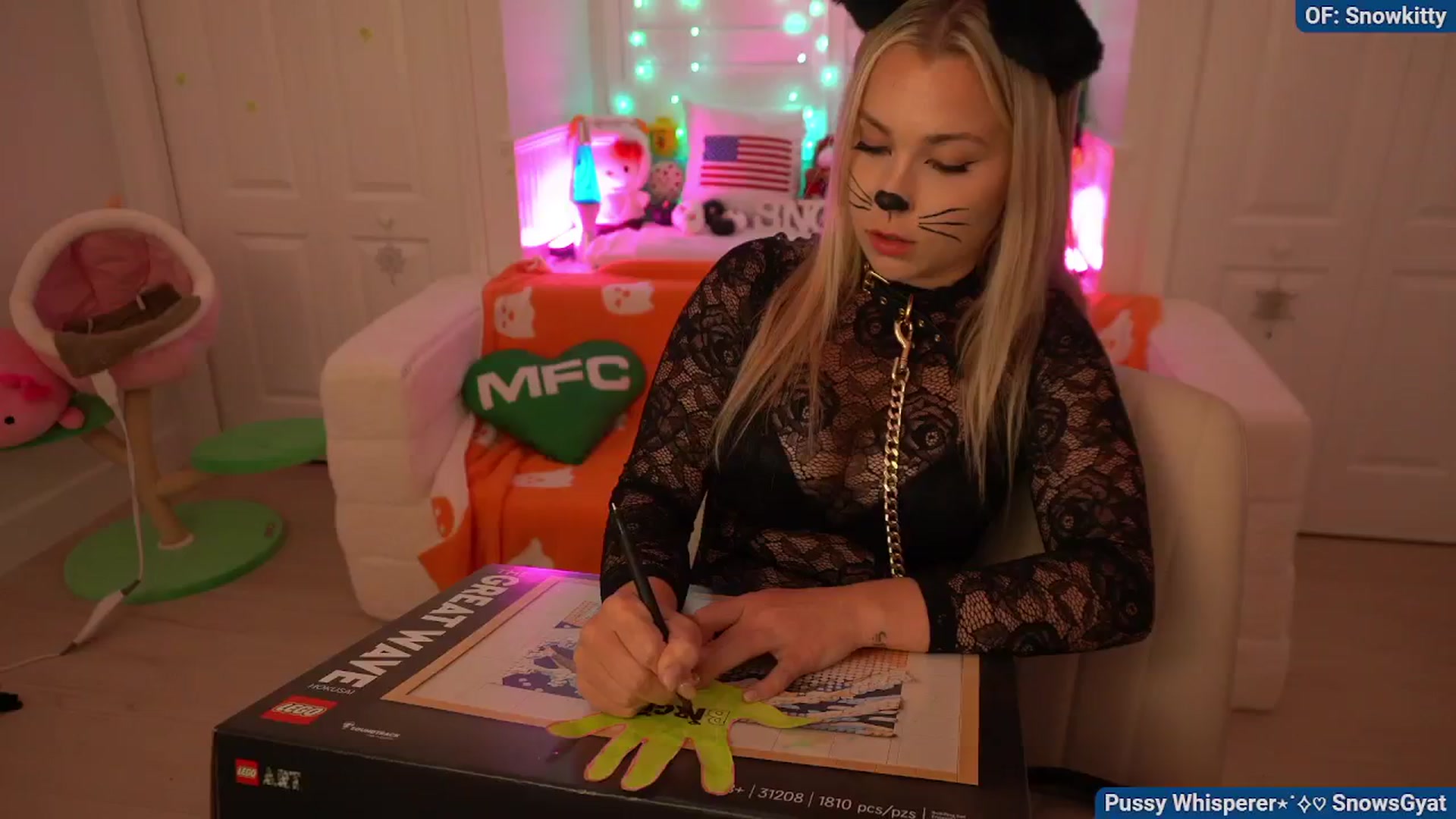 Gallery image thumbnail from Snowkitty's myfreecams stream on, 11/03/2024, 06:39 image 14 of 20