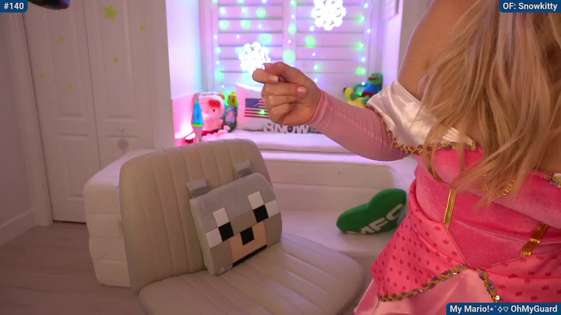 Gallery image thumbnail from Snowkitty's myfreecams stream on, 11/10/2024, 03:34 image 3 of 20