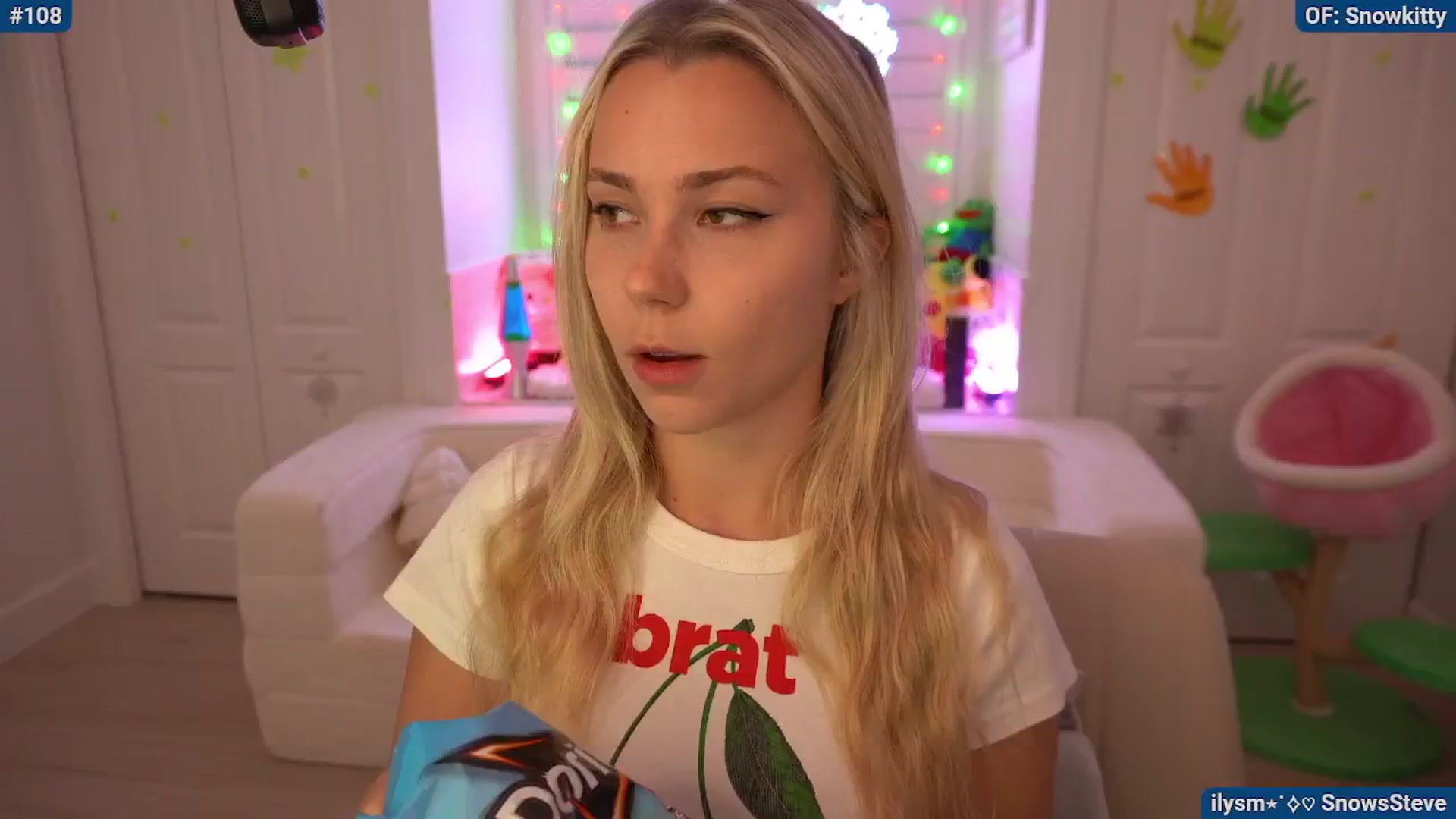 Gallery image thumbnail from Snowkitty's myfreecams stream on, 11/11/2024, 02:27 image 2 of 20