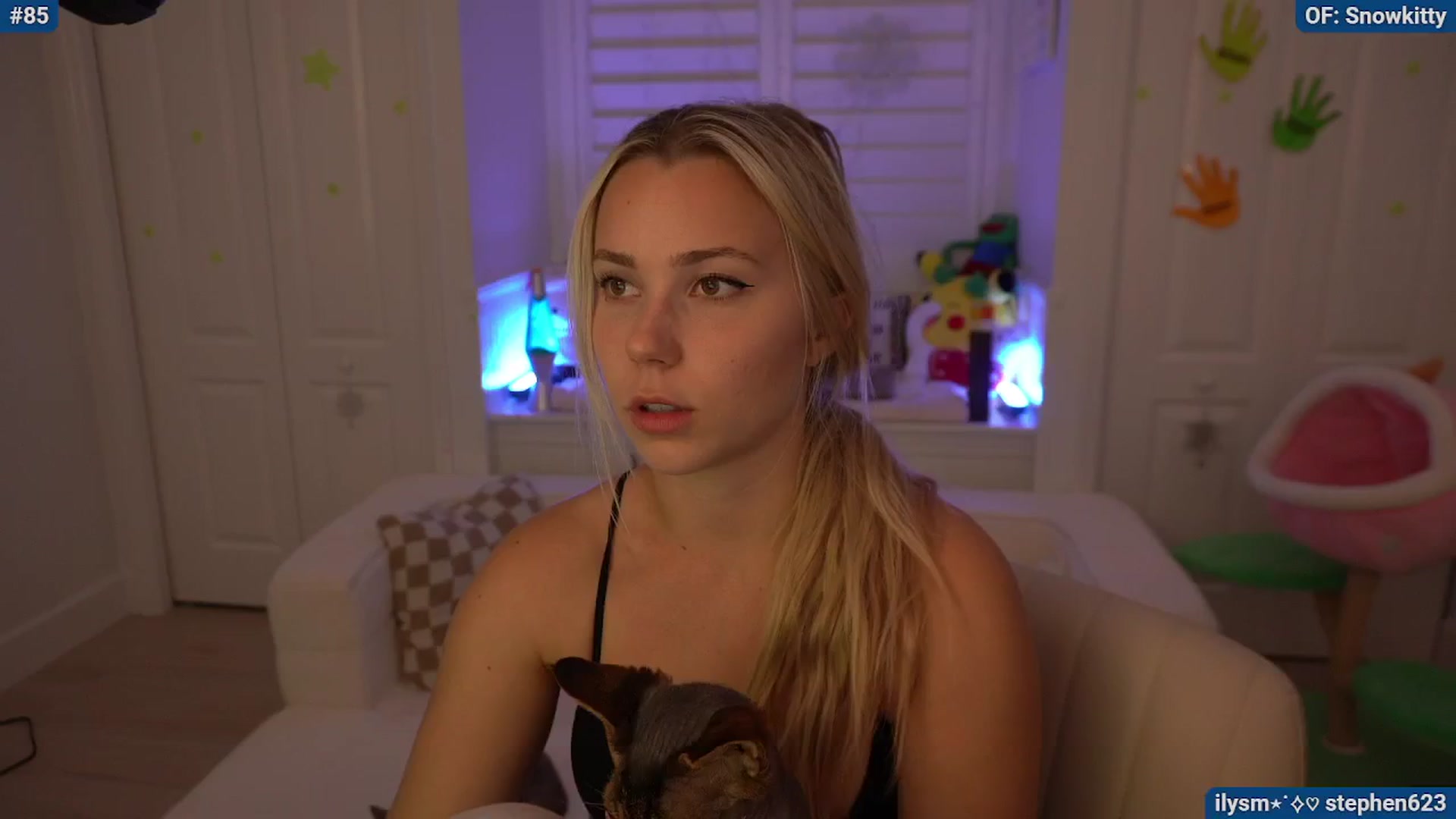 Gallery image thumbnail from Snowkitty's myfreecams stream on, 11/13/2024, 01:44 image 1 of 20