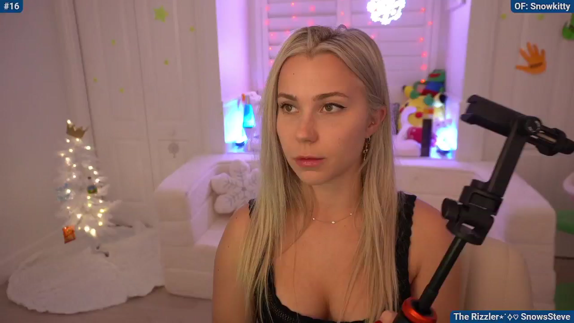 Gallery image thumbnail from Snowkitty's myfreecams stream on, 11/22/2024, 04:34 image 3 of 20