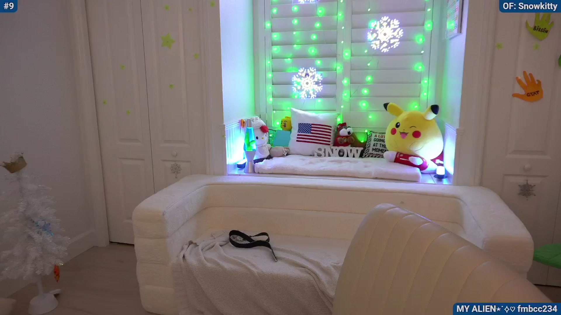 Gallery image thumbnail from Snowkitty's myfreecams stream on, 11/24/2024, 07:16 image 14 of 20
